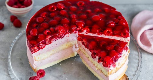 Himbeer-Sahne-Torte – einfaches Rezept | Die besten Backrezepte mit Gelinggarantie