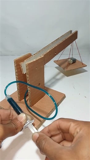 This Cardboard Crane Actually Lifts! 😳| Hydraulic Power… Made From Cardboard!