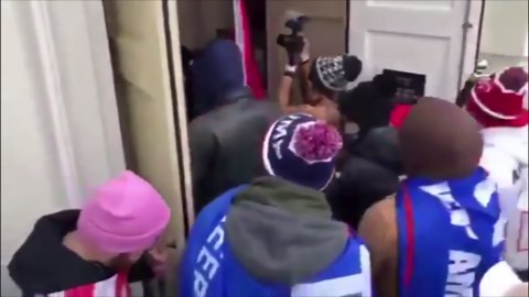 D.C. Cops Scouring Airport for Capitol Riot Suspects