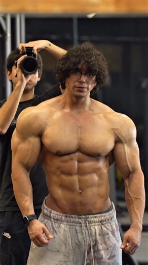 Daddy Aioli on Instagram: "Who am I supposed to please?… Actualmente Suplementos Hasta -75% en @dragonpharma_llc code: DADDY Ropa de Nuevo Drop @youngla code: DADDY Accesorios de @rgmntco code: DADDY #gym #bodybuilding #ejercicio #workout #flex #back #bulking #bulk #espalda #daddyaioli #transformación #pose #bulk #volumen #comida #musculo #masamuscular #cutting #sheredding #mealprep #comer #fisicultirismo #biceps #triceps #pump #fitness #transformation #benchpress #aesthetic #zyzz"