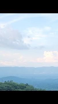 Artist Avanie is live! Mountain view