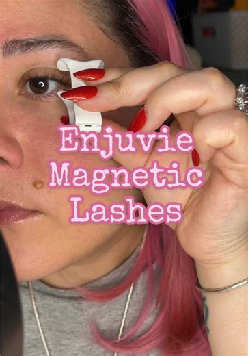 Magnetic lashes applied in three seconds with @enjuvie #lashes#lashextensions #enjuvie#lashtutorial #magneticlashes #easylashes #lashroutine #beautyreview #funinthesun#wasado #makeuproutine