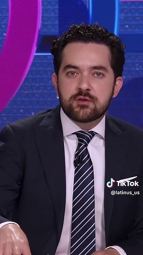 #LatinusDiario. Donald Trump comenzará a cazar a funcionarios mexicanos relacionados con el narcotráfico y no sólo les revocará la visa. Ayer, el gobierno de EUA acusó al gobernador Rubén Rocha Moya, y a otros nueve políticos y expolíticos de alto nivel, por supuestos nexos con el Cártel de Sinaloa; según la fiscalía de Nueva York, Rocha y los demás servidores habrían recibido millones de dólares en sobornos de “Los Chapitos”. #Latinus #InformaciónParaTi