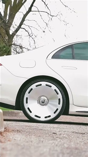 Pure Luxury: The Stunning White Mercedes-Benz S-Class