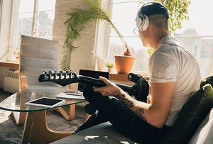 How To Play The C Major Scale On Guitar: Theory And Practice