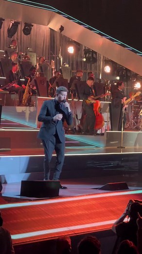 Michael Bublé Live Performance in Detroit: Everything Song Highlights