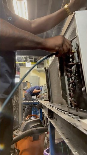 Hvac : PTAC AC adding 410a refrigerant after leak test & leak found, #hvac #repair #tech #iceair #ac