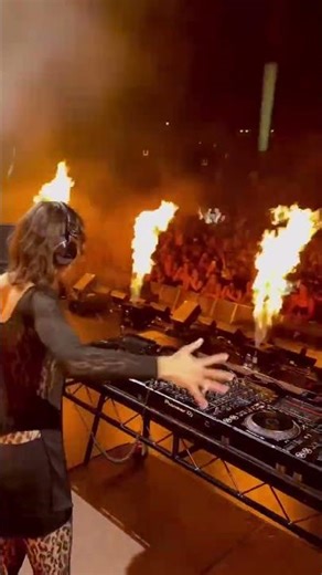 Sara Landry techno music festival #techno #electronicmusic #dance #remix #dj