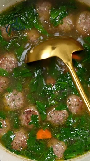 This Italian Wedding Soup is an American-Italian soup with spinach and pasta, studded with delicious meatballs. So simple, quick and always a big hit! Try it today and in less than 30 minutes you’ll have a drool worthy dish, I promise! Recipe- https://www.jocooks.com/recipes/italian-wedding-soup/ | JoCooks