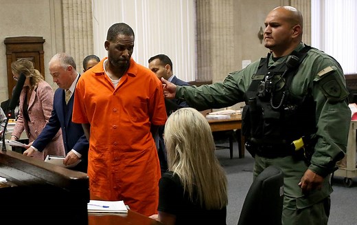 R. Kelly Trial: ‘Somewhat Upsetting’ Video Put Into Evidence; Ex-Aide Shared Texts On Mistreatment Of ‘Girlfriends’