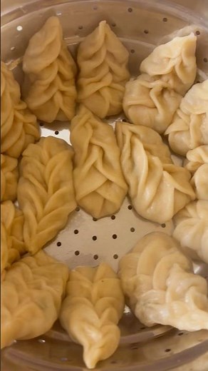 Chicken Momos Recipe | Juicy Steamed Momos with Spicy Red Chutney🥟😮‍💨