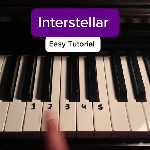 Start Piano Today on Instagram: "Interstellar (Cornfield Chase) in the easiest way possible 🎹🖤 #piano #pianomusic #interstellar #tutorial #asmr #pianotutorial #pianolessons #lesson #trythis #checkthisout #tips#startpianotoday"