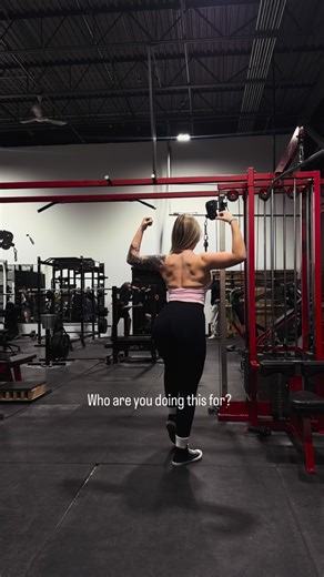 Debbie | Bodybuilding | Fitness Coach on Instagram: "She’s been on my mind so much lately ❤️‍🩹"