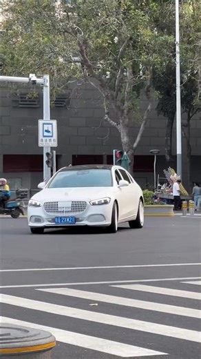 Will you still feel inferior when you drive a Maybach? #Maybach