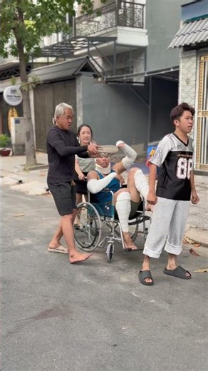 Had to Take Action | MUSCLE MAN | #namphuong #muscleman #funny #shorts #hero #kindness