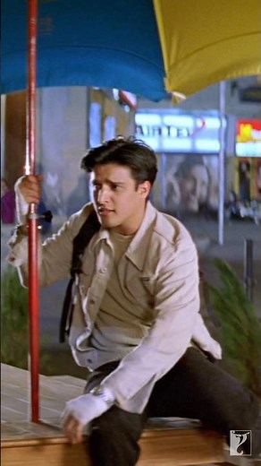 Does love do this to you too 🤭 | #ChalteChalte | #Mohabbatein