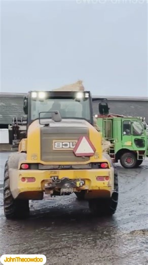 Straw helps in cow milk production and good health #farming #farrierlife #cow