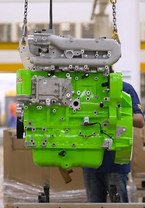 2.4M views · 44K reactions | Behind the build. Discover how our #hydrogen combustion engine is built on our production line. See more of our hydrogen combustion engine at CONEXPO-CON/AGG next week: bit.ly/3ZFeMPw. | JCB | Facebook