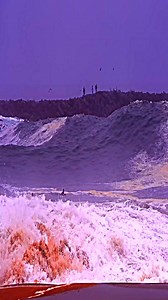 ⚡"The Wedge" Mutant Back-Wash with Skid-Kid Blair Conklin🏄🏿 ..................................................................................... #thewedge #shorepound #surfing #backwash #shorepound #skimboarding #balboaisland #4KUHD #newportbeach #mutantwave #surfphotography #surf #surfingphotography #overthefalls | Tim Hart
