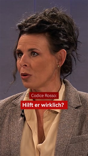 Im Jahr 2019 wurde in Italien der Codice Rosso eingeführt, ein Gesetz, das schärfer und schneller gegen häusliche Gewalt, gegen Gewalt an Frauen und Gewalt im Allgemeinen vorgehen soll. Wie hat sich die Lage seitdem verändert? Christine Clignon, die Vorsitzende der Kontaktstelle gegen Gewalt an Frauen, sagt, dass der Codice Rosso ein hilfreiches Instrument sei. Allerdings sei die Rechtslage in Italien eben nur so gut, wie sie dann auch effektiv angewandt werde. #codicerosso #italien #gewalt #sth