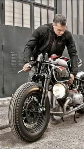 BODACIOUS BMW R90S Cafe Racer