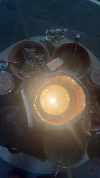 Another wonder lead with love reiki circle 💫 I just bloody love doing these with @Holly Marie Smith at @Altar Collective 🖤 These are monthly events for reiki practitioners (level 1 or above) a chance to give and receive and develop your reiki skills 🌟