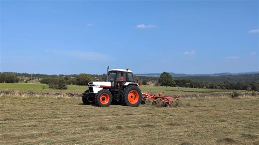 Jason Haigh tedding with his daughter Abigail's stunning Case 1494 back in August near Meltham. You can read all about this tractor and the 94 series machines they run in the current issue of Classic Tractor Magazine. Many thanks to the Haigh family for all their time, enthusiasm and assistance. #davidbrown #case #case1494 #tractor #classictractor #thetractortwitcher #tractorvideo | The Tractor Twitcher