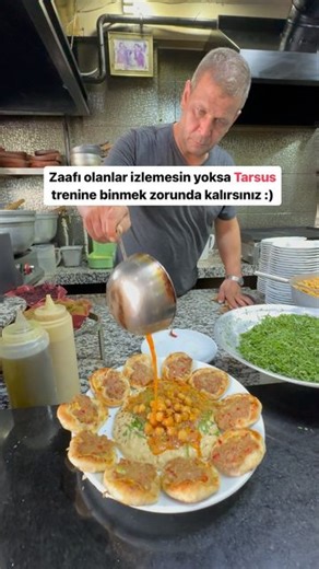 MERSİN NAVİGASYON on Instagram: "#reklam #işbirliği Videoyu izledikten sonra Tarsus’a doğru yola çıkıyorsunuz🙈 Burası üç kuşaktır faaliyetini sürdüren @kervanhumustarsus . Tarsus’u gezmek isteyenlerin Tarsus’u keşfetmek isteyenlerin ilk duraklarından biridir @kervanhumustarsus Fındık lahmacun humus ikilisi ile sizi mest edecek… Kervan Humus’u Tarsus’ta kime sorsanız gösterir. Hadi kalk Tarsus‘a gidiyoruz dediğin kişiye göndermeyi unutma .😀 @kervanhumustarsus"