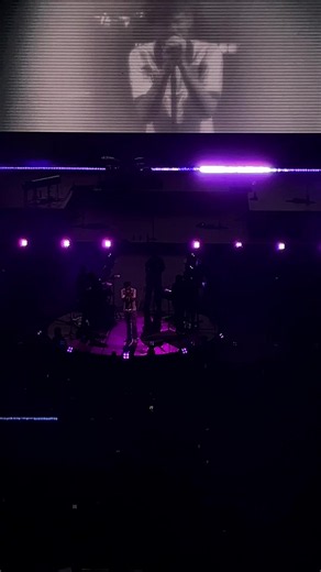 Night changes got me emotional #hdwghtour #1D #louistomlinson | Louis Tomlinson Concert