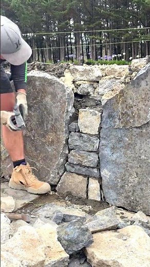 Ancient stonework technique used in the modern day #stonemason #canberra #stonework #mason