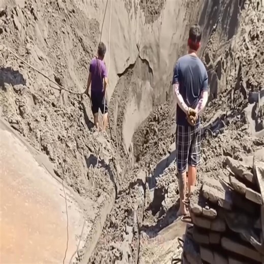 Unloads 3500 tons of alluvial sand Stress Relief with sound on barge | USA Machines Channel