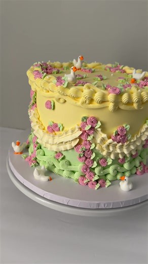 ✨Baby Shower Cake💕✨ #cake #caketok #itsagirl #cakedecorating #buttercream