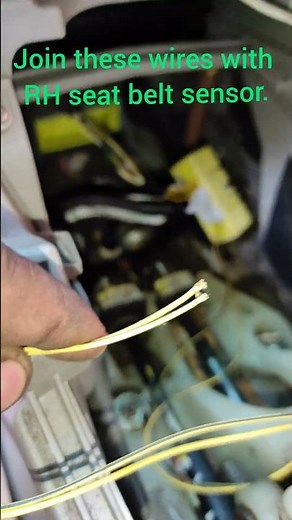 Airbag light B1901 Open in pretensioner squib (RH) circuit. #B1901 #toyota #airbag #corola #altis