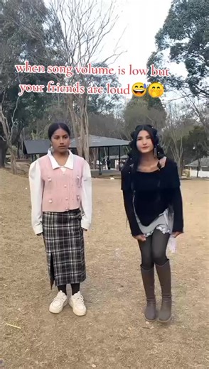 Hilarious Moments of Friends Dancing to Low Volume Songs