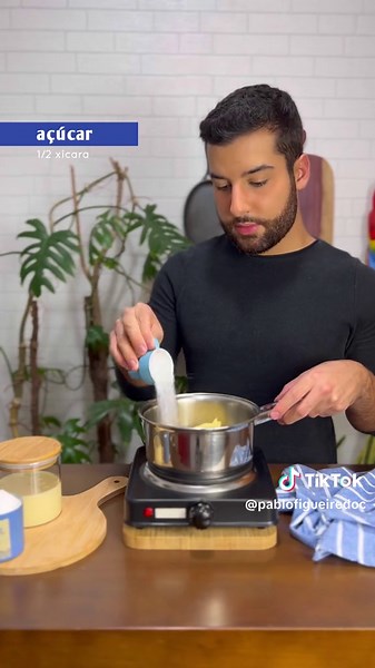 Hoje te ensino a preparar aquele doce de leite crocante por fora e cremoso por dentro ❤️🐮 ➡️Qualquer dúvida tô aqui :) ➡️Me conta nos comentários o que achou! Ingredientes: • 1 caixinha de leite condensado semidesnatado • 3 colheres de manteiga • 1/2 xícara de açúcar • 1 pitada de sal #docinhosdefesta #docinho #brigadeirocrocante #doces #leitecondensado #docedeleite #brigadeirogourmet #brigadeiro