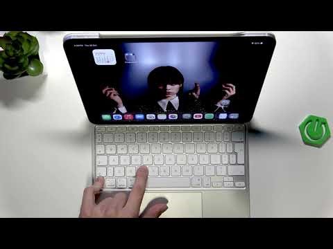 APPLE iPad 11th Gen Wi‑Fi + Cellular – How to Open Control Panel with Magic Keyboard