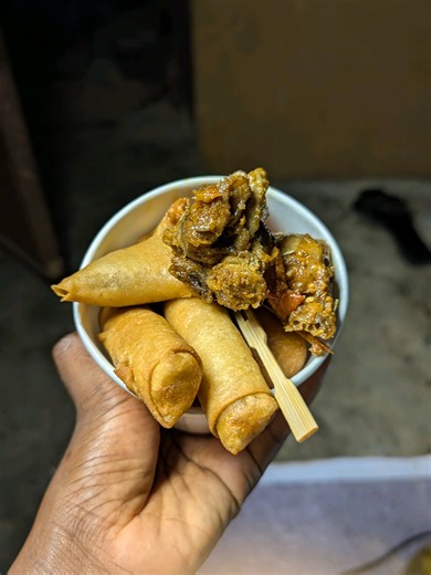 If you need a reason to get your chops from Gradol's Sweets, this seasoned and peppered chicken is one reason... aside the fact that our chops are on point, the protein in our chops packs is what clients look out for when they get their small chops, not just because meat in any plate is king. but because the taste of our chops chicken is something they cannot find elsewhere. If you are doubting, order a pack and tell the story of the difference. For order or enquiries, send us a DM or contact us