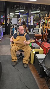 Ted demos the Lakland 5601 5 string #laklandbass #bassplayer #vigguitars #tedvig | Vig Guitars