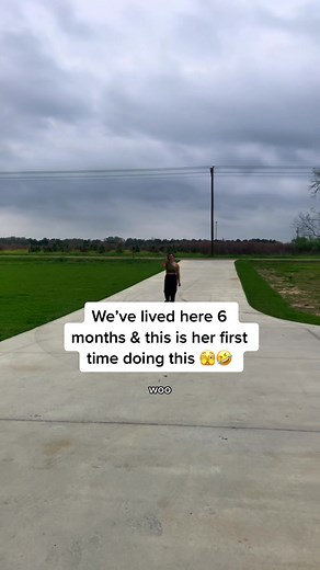 The same reason she dont go to stores by herself 😅 #socialanxiety #hunteranddevin #reltable #coupletok #husbandwife