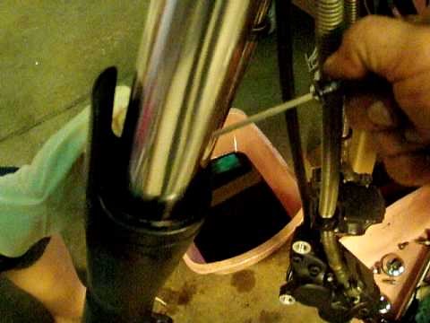 Morleys Muscle Yamaha Vmax Fork Disassembly.avi