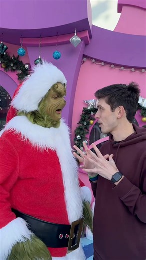 Meeting the Grinch while doing his voice #Grinchmas #TheGrinch #GrinchVoice | Zach Pincince
