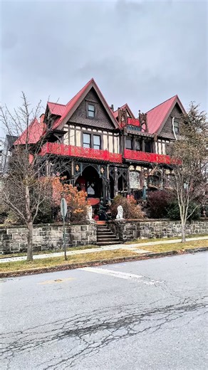 One of the best parts of what we do is… YOU. We meet the coolest people, in the most beautiful places, doing the most impactful things for their communities, their families, and their own lives. Our events, our community, they are what they are for the people that come creating the experiences that leave people feeling connected, centered, energized, and excited to take action. Can’t wait for next Tuesday in this gorgeous venue @rossettiarts with the brilliant @willramey1 and @weare_movewithinte