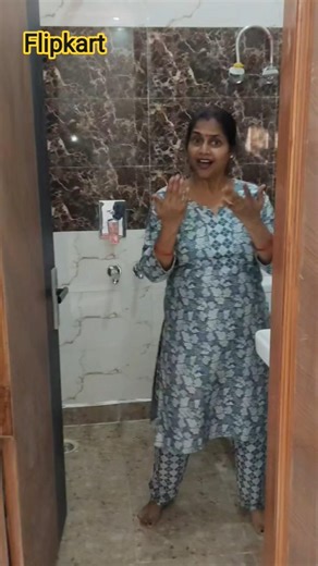 Glass window cleaner #cleaningtips #glasscleaner #cleaningmop #cleaningbrushes #cleaningmotivation