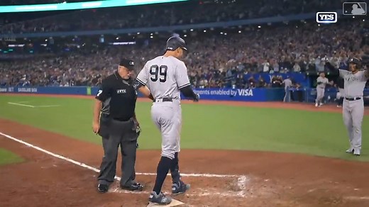 The moment Aaron Judge tied Roger Maris' AL single-season home run record 🙌 (via New York Yankees) | MLB on FOX