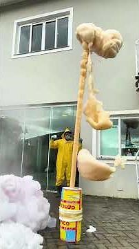 Fiz uma explosão de espuma em casa