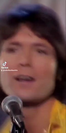 Cliff Richard - We Don't Talk Anymore www.radioflashbackfm.com | Rádio Hardy Rock