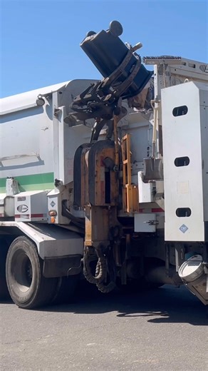 704 161 Emptying My 30 Trash #garbagetruck #truck #trashcollection