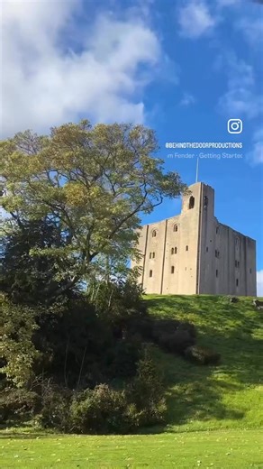For the seventh stop of our autumn tour, we were at Hedingham Castle in Essex. We were performing in the Banqueting Hall at Hedingham and this certainly has to be one of the grandest spaces we have visited so far. 🕯️ We now only have one show left of the ‘An Evening of Ghost Stories by M. R. James’ tour at Treberfydd House tomorrow evening, before we begin ‘A Christmas Carol’ next week! We can’t wait to see you all there! | Behind the Door Productions