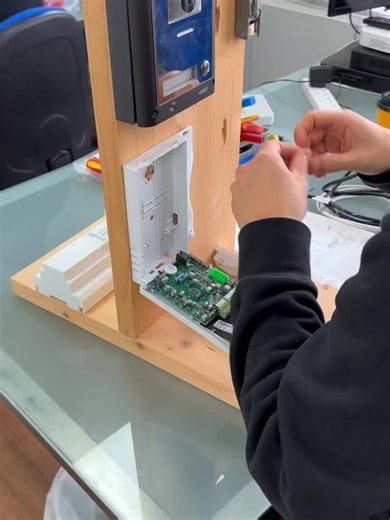 Learn CCTV | 𝗘𝘃𝗲𝗿𝘆𝘁𝗵𝗶𝗻𝗴 𝘄𝗲 𝘁𝗲𝗮𝗰𝗵 𝗶𝘀 𝗯𝗮𝘀𝗲𝗱 𝗼𝗻 𝗵𝗼𝘄 𝘀𝗲𝗰𝘂𝗿𝗶𝘁𝘆 𝘀𝘆𝘀𝘁𝗲𝗺𝘀 𝗮𝗿𝗲 𝗮𝗰𝘁𝘂𝗮𝗹𝗹𝘆 𝗶𝗻𝘀𝘁𝗮𝗹𝗹𝗲𝗱 𝗮𝗻𝗱 𝘂𝘀𝗲𝗱 𝗼𝗻 𝘀𝗶𝘁𝗲. Our training covers CCTV, intruder alarms,... | Instagram