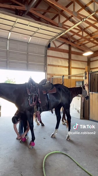 Come ride with me and debo! I didn’t get to vlog the end because my phone died but anyways enjoy! Thanks Jess and Jordyn for helping me!💗